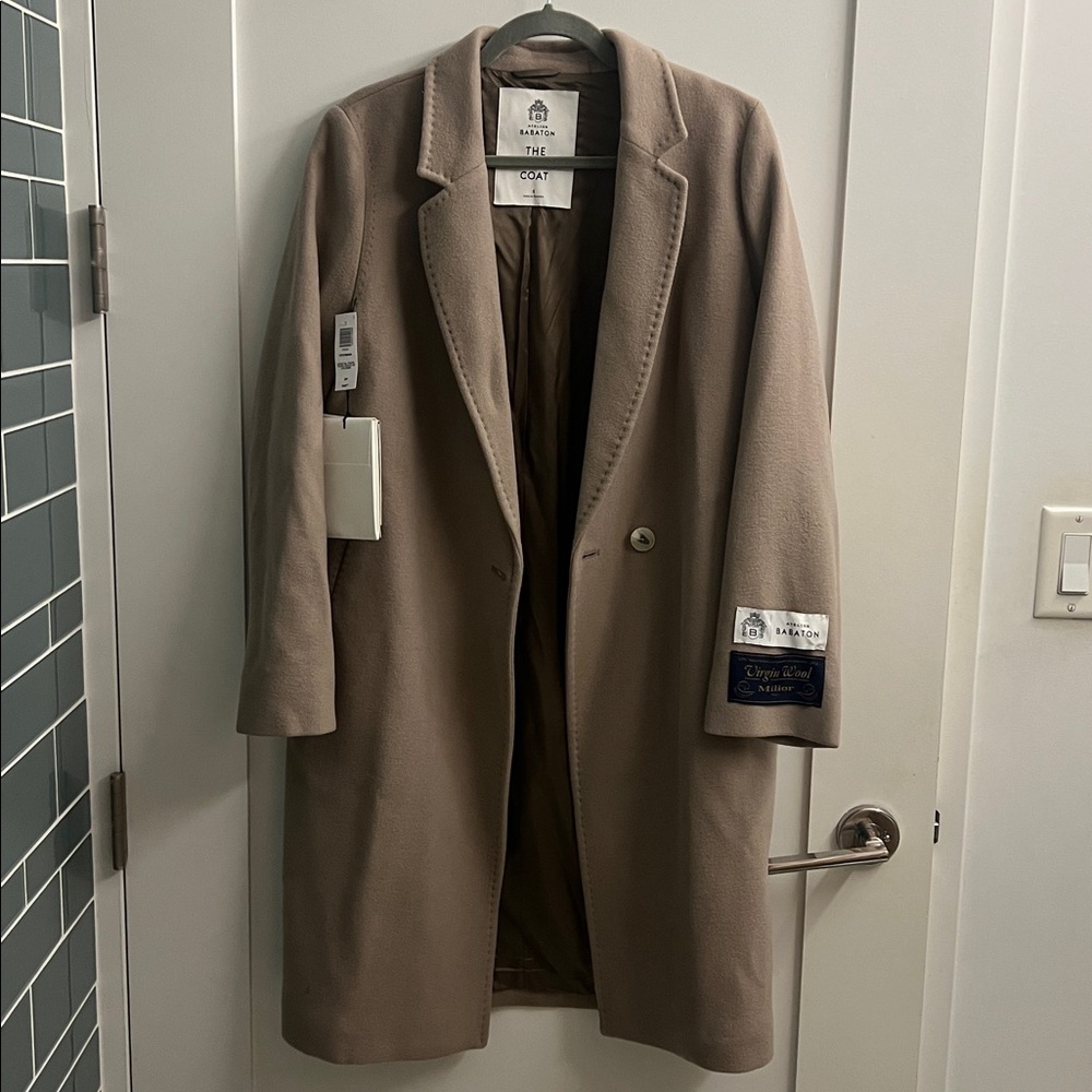 Aritzia Babaton Stedman Coat in Dovetail Taupe, Size Small! 🤎 - Picture 4 of 9